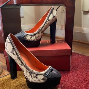 Via Spiga platform heel